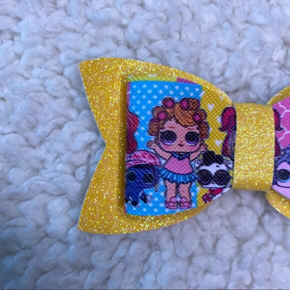 Doll Faux Leather Glitter Yellow Bow Medium - Picture 3 of 5
